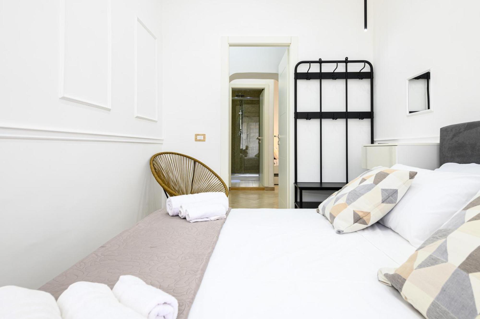 Giordano Suite Center เนเปิลส์ ภายนอก รูปภาพ