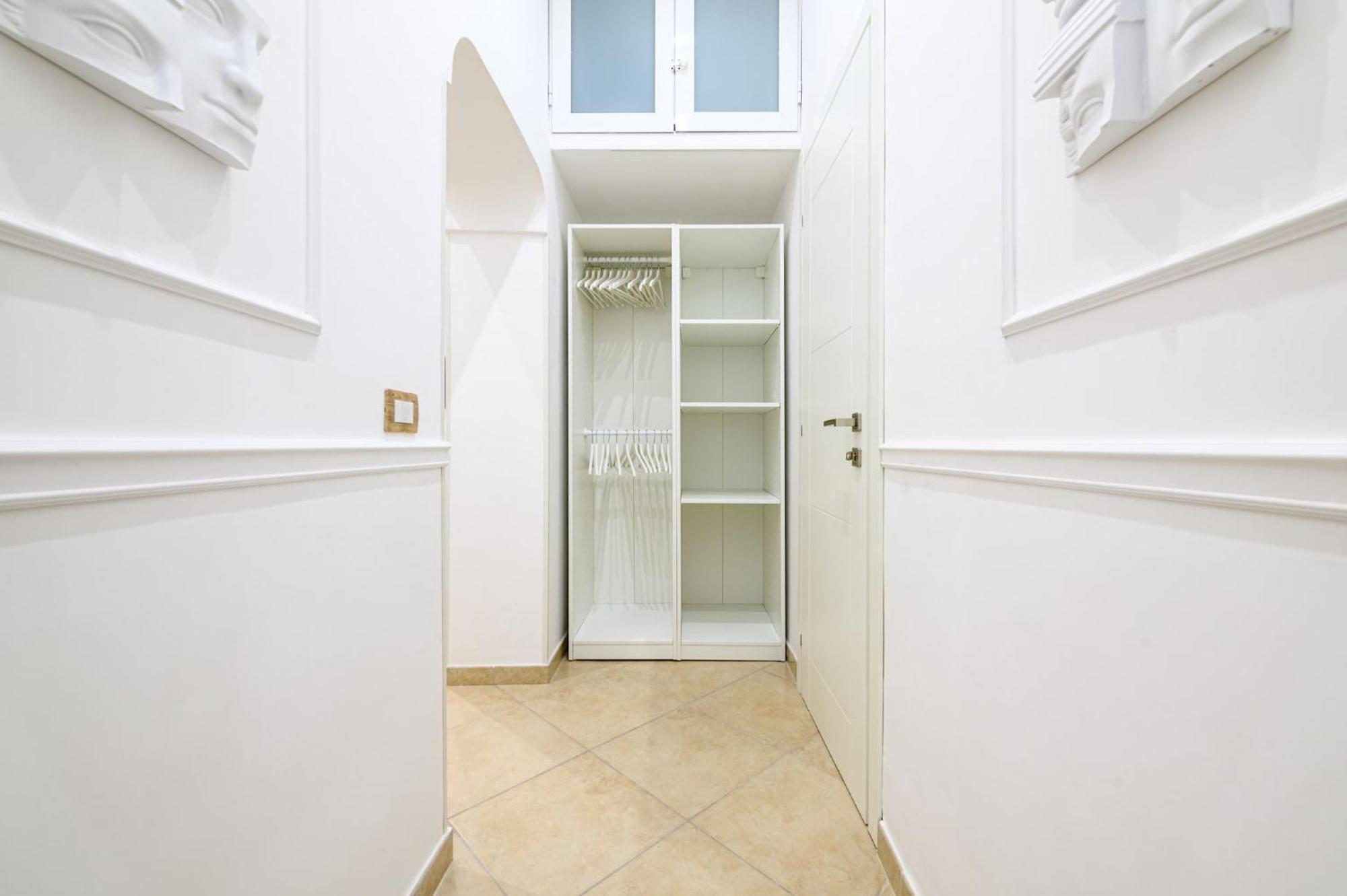 Giordano Suite Center เนเปิลส์ ภายนอก รูปภาพ