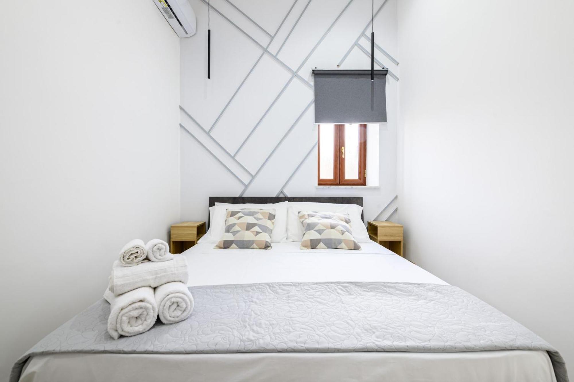 Giordano Suite Center เนเปิลส์ ภายนอก รูปภาพ