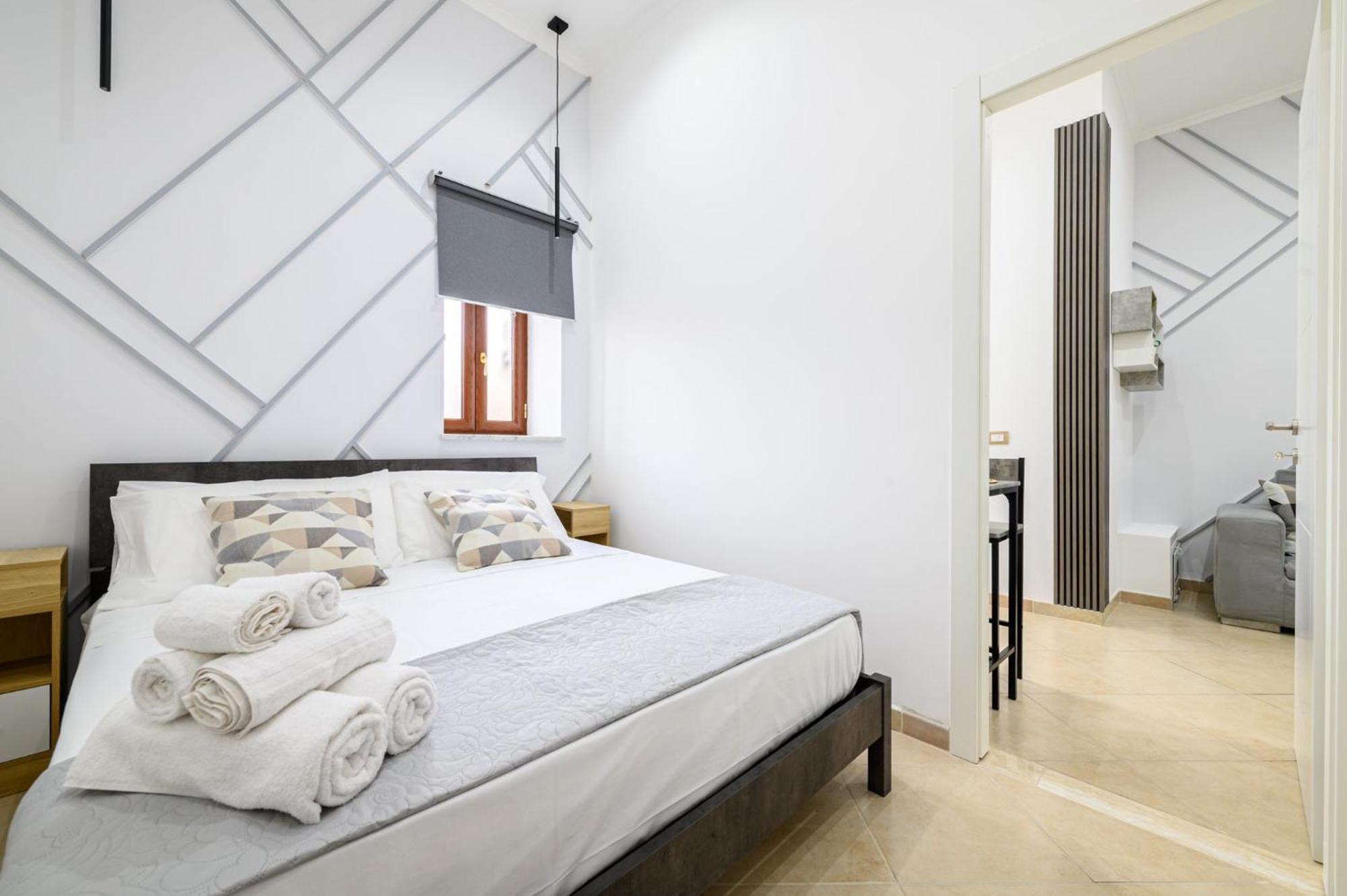 Giordano Suite Center เนเปิลส์ ภายนอก รูปภาพ