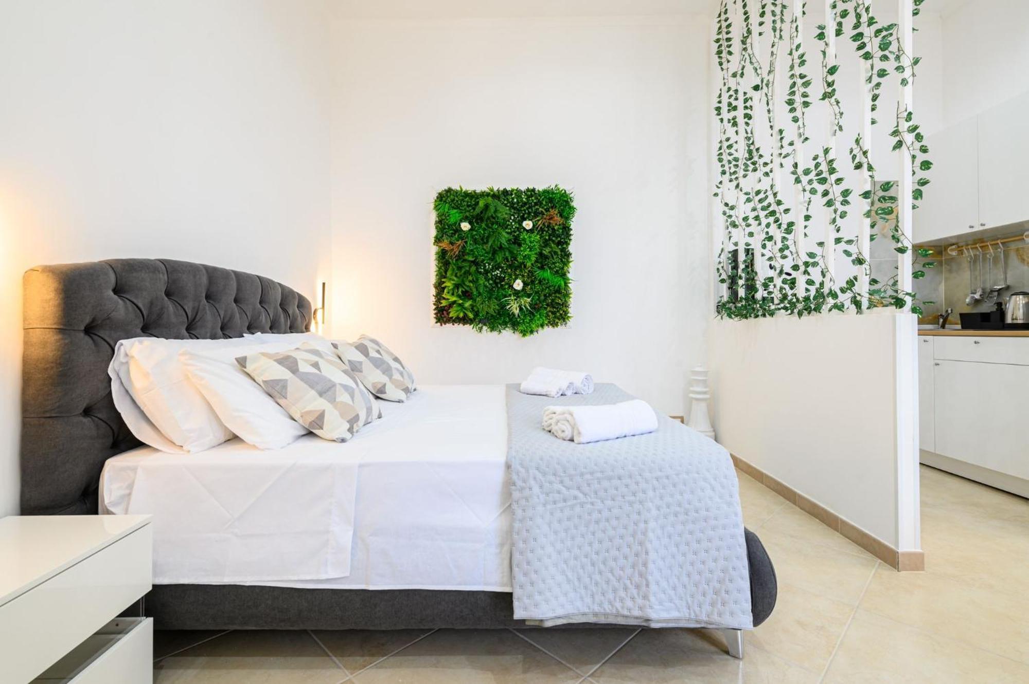 Giordano Suite Center เนเปิลส์ ภายนอก รูปภาพ