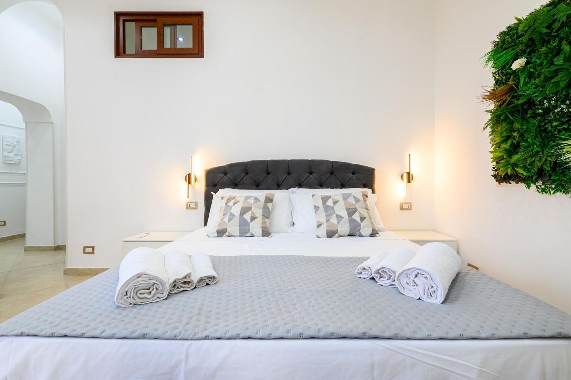 Giordano Suite Center เนเปิลส์ ภายนอก รูปภาพ
