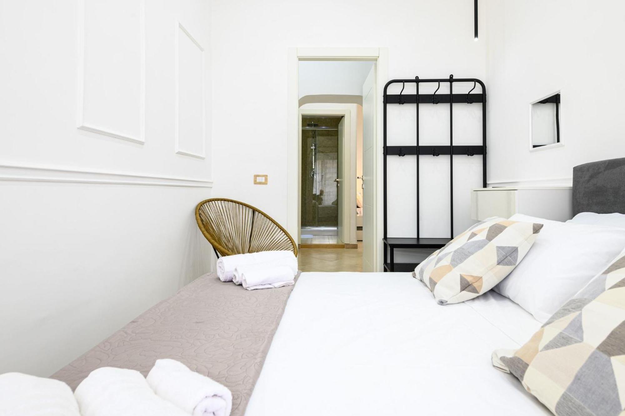 Giordano Suite Center เนเปิลส์ ภายนอก รูปภาพ