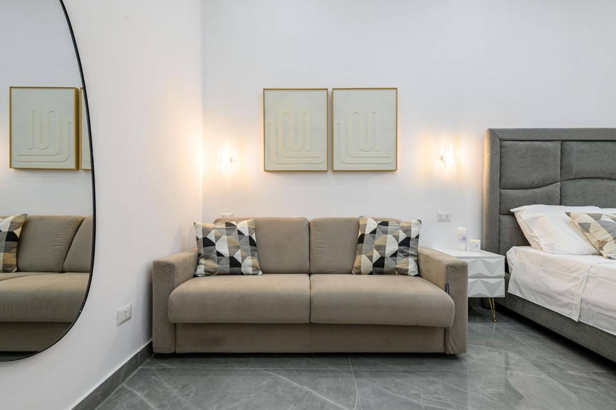 Giordano Suite Center เนเปิลส์ ภายนอก รูปภาพ