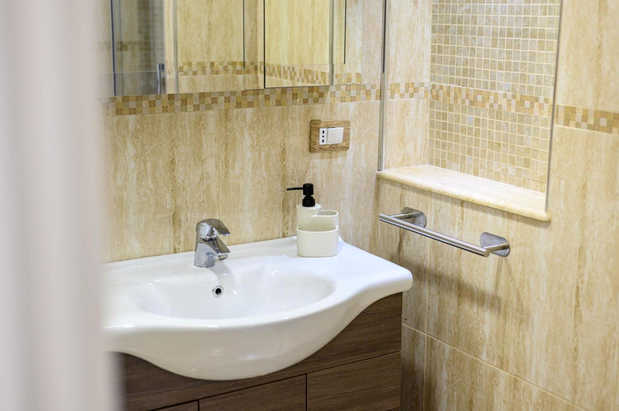 Giordano Suite Center เนเปิลส์ ภายนอก รูปภาพ