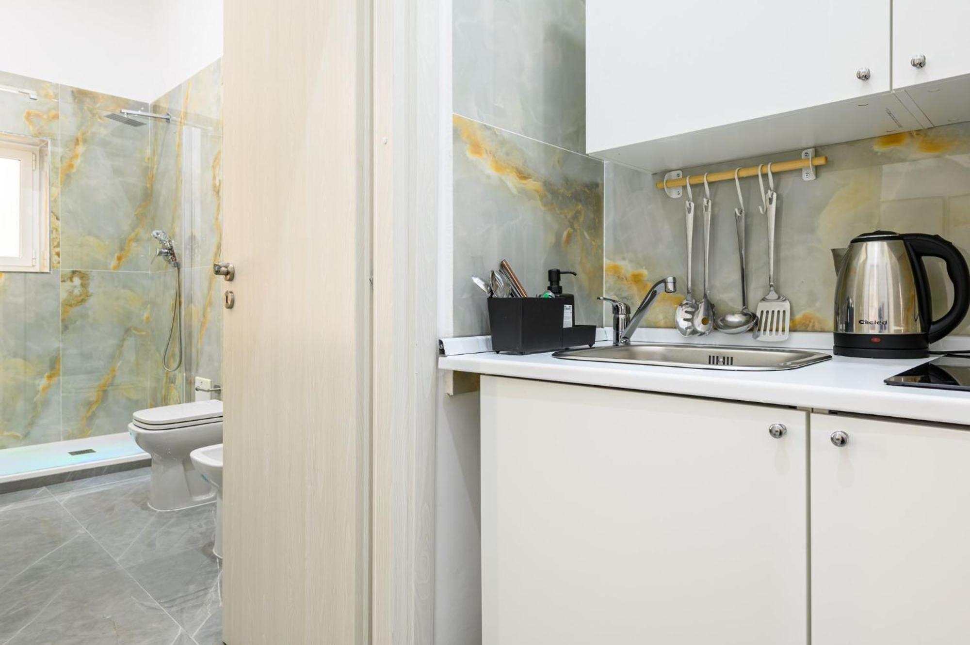 Giordano Suite Center เนเปิลส์ ภายนอก รูปภาพ